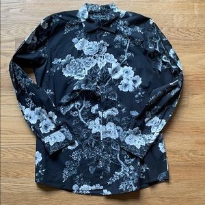 Used Men’s Dolce and Gabbana dress shirt.